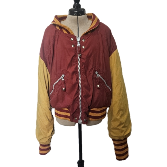 Jet Set People of the Labyrinths Bomber - Picture 8 of 15